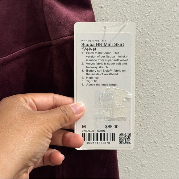 Lululemon NWT Medium Garnet  Scuba High Rise Mini Velvet Skirt Comfort Casual - Picture 4 of 6